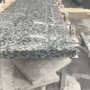 石嘴山芝麻白楼梯踏步 芙蓉白