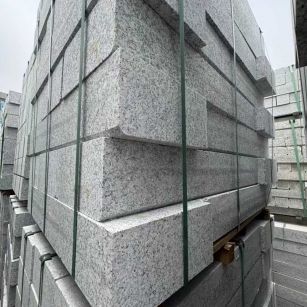 石嘴山芝麻白路牙石 马路牙子