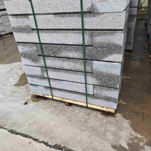 石嘴山芙蓉白路牙石，马路牙子